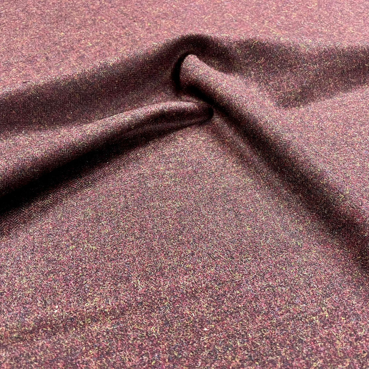 H1016- Wine Herringbone (475 grams / 15 Oz)