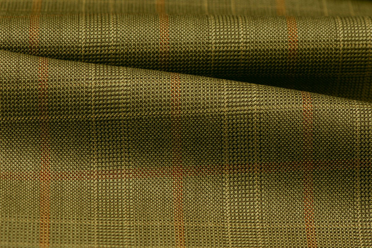 H3107 - Olive W/ Red OC (270 grams / 9 Oz)