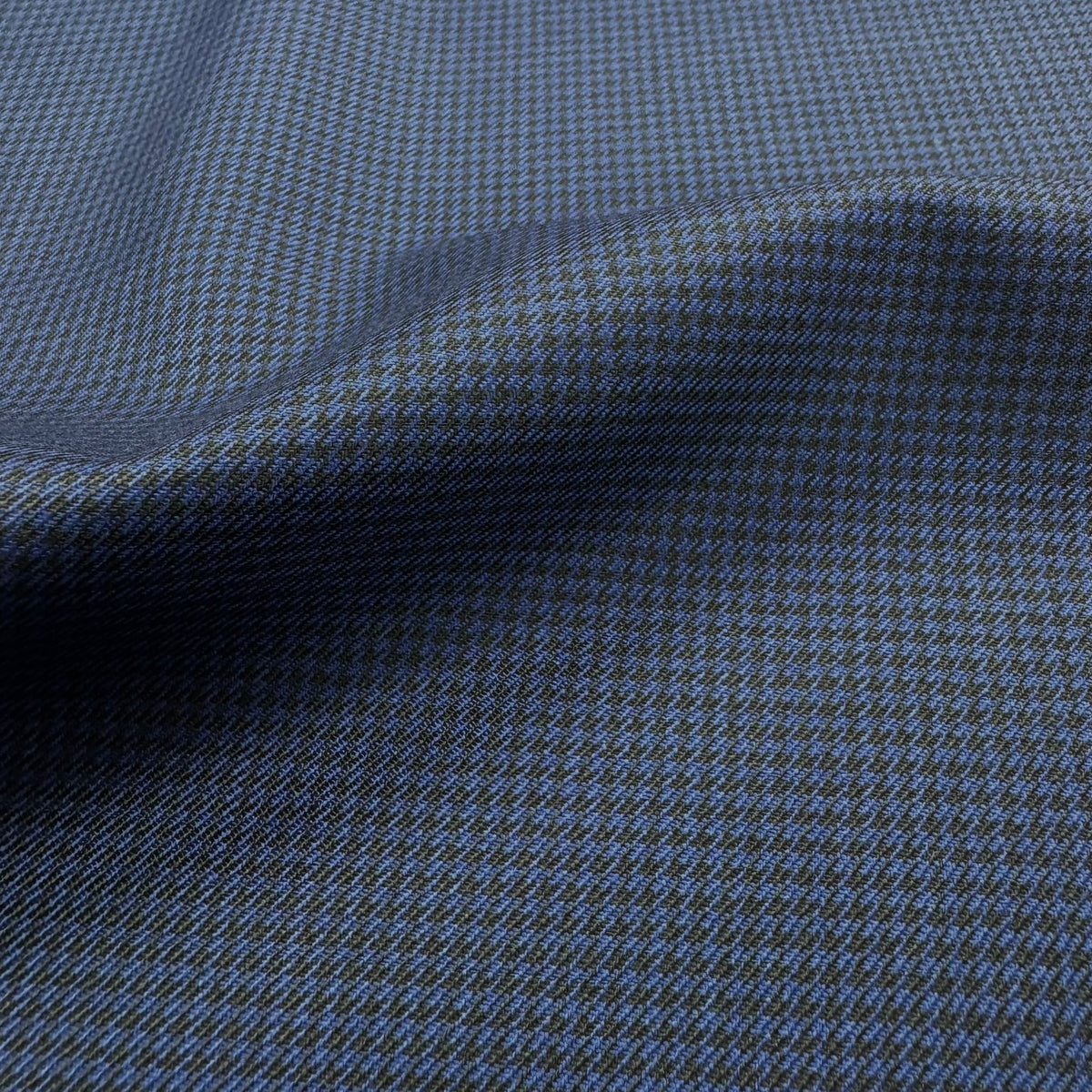 H3747 - French Blue Houndstooth (290 grams / 10 Oz)