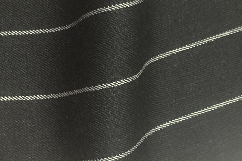 H7509 - CHARCOAL / WHITE WIDE ROPE PIN STRIPE (280 grams / 9 Oz)