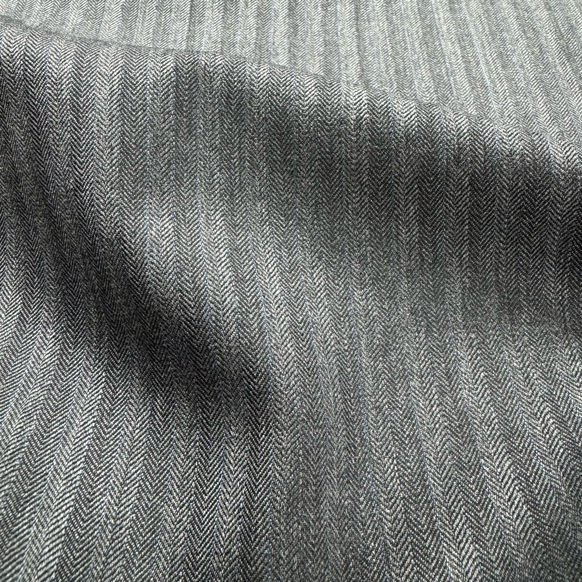 H3700 - Mid Grey Herringbone W/ Blue Pin (290 grams / 10 Oz)