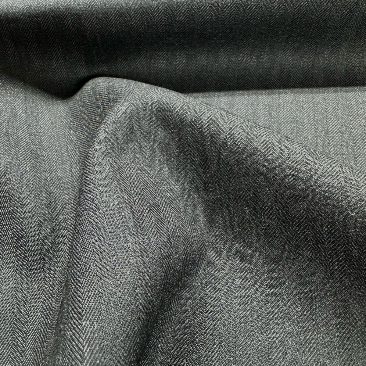 H3705 - Charcoal Herringbone (290 grams / 10 Oz)