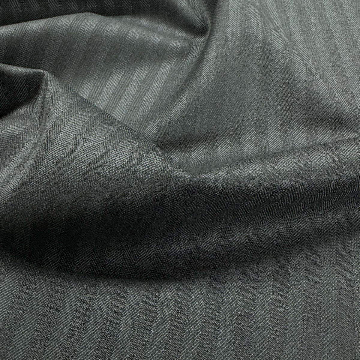 H3707 - Black Shadow Herringbone (290 grams / 10 Oz)