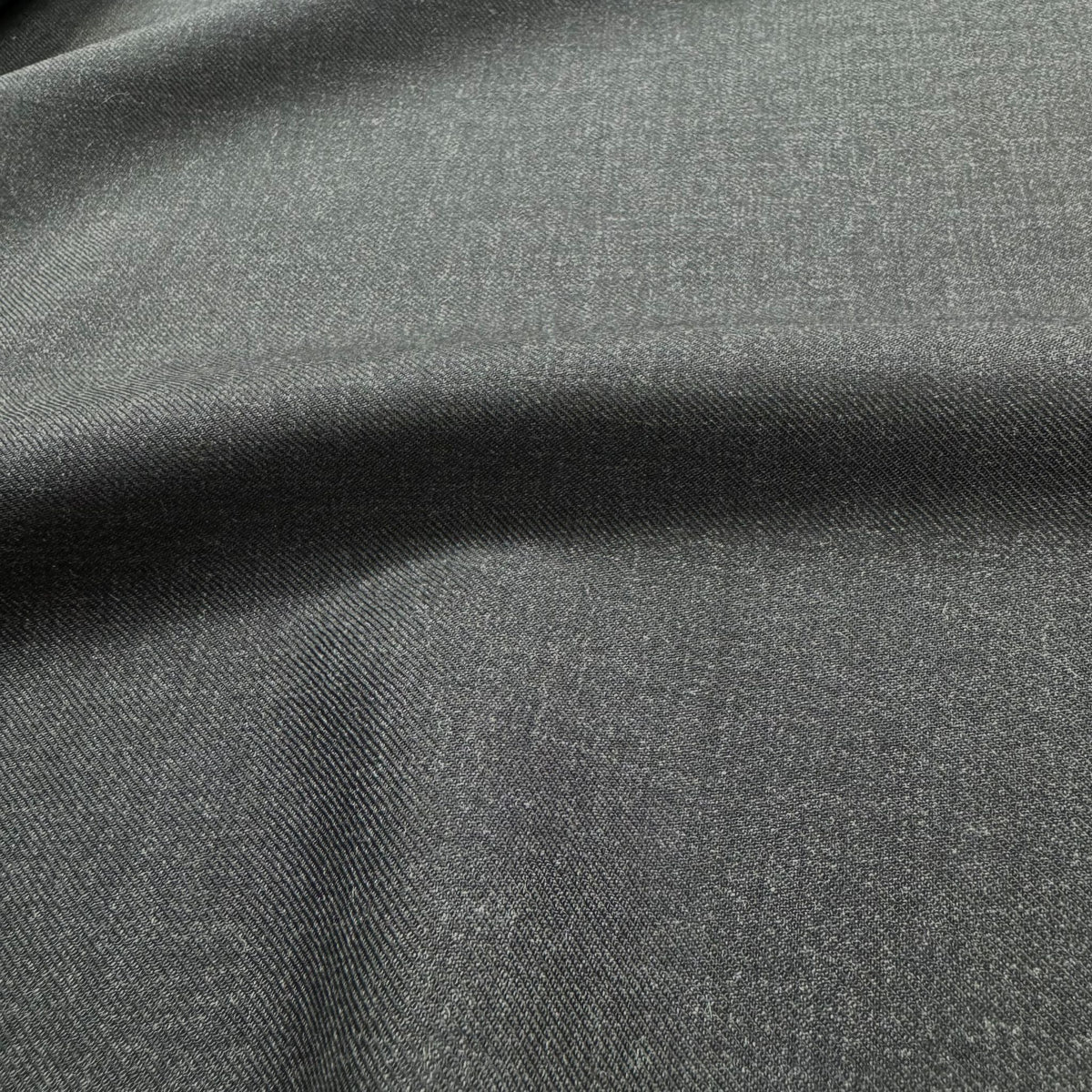 H3719 - Charcoal Plain (290 grams / 10 Oz)