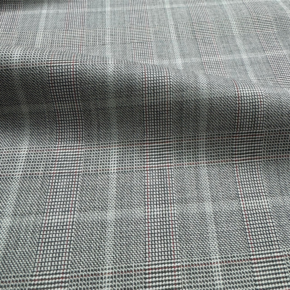 H3734 - White W/ Grey & Red Check (290 grams / 10 Oz)