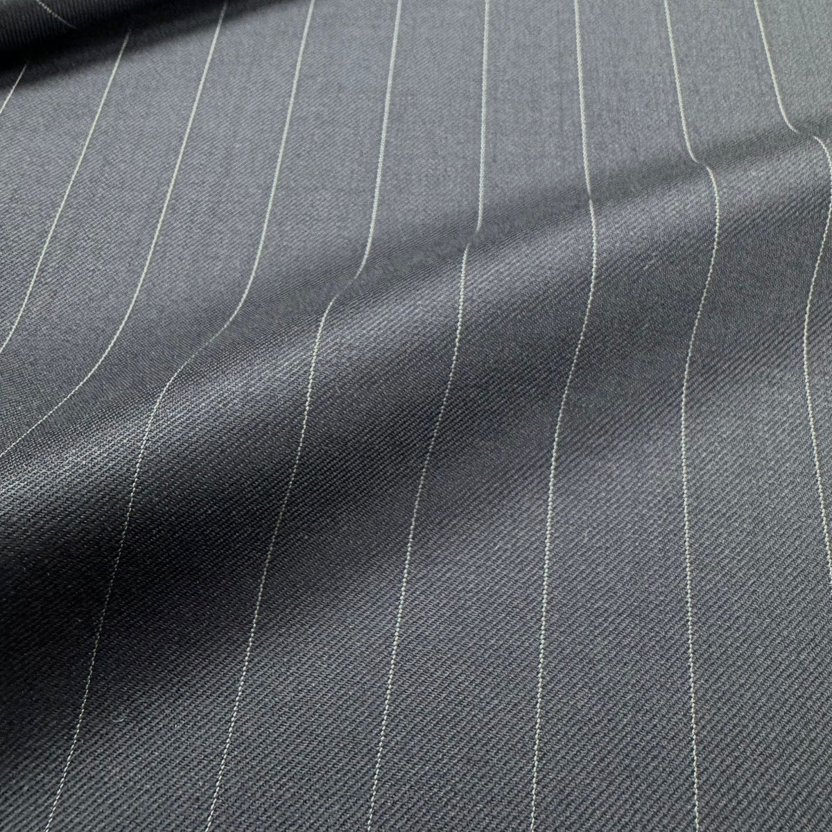H3751 - Navy W/ White Pin (290 grams / 10 Oz)