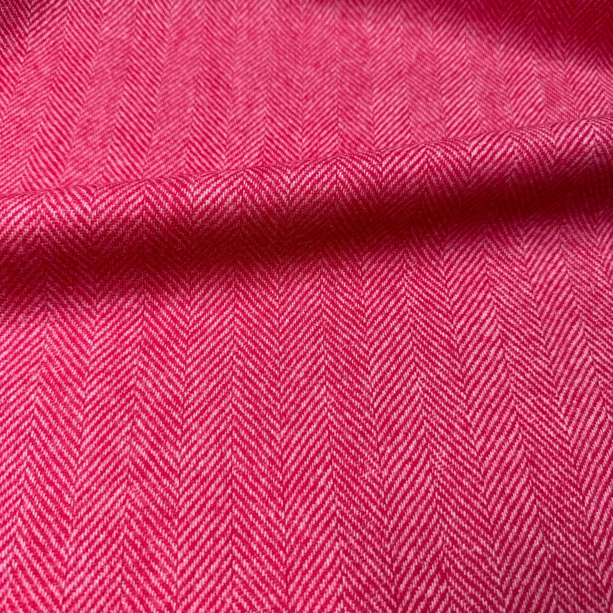 SAL239 - Red & White Large Herringbone (350 Grams / 12 oz)