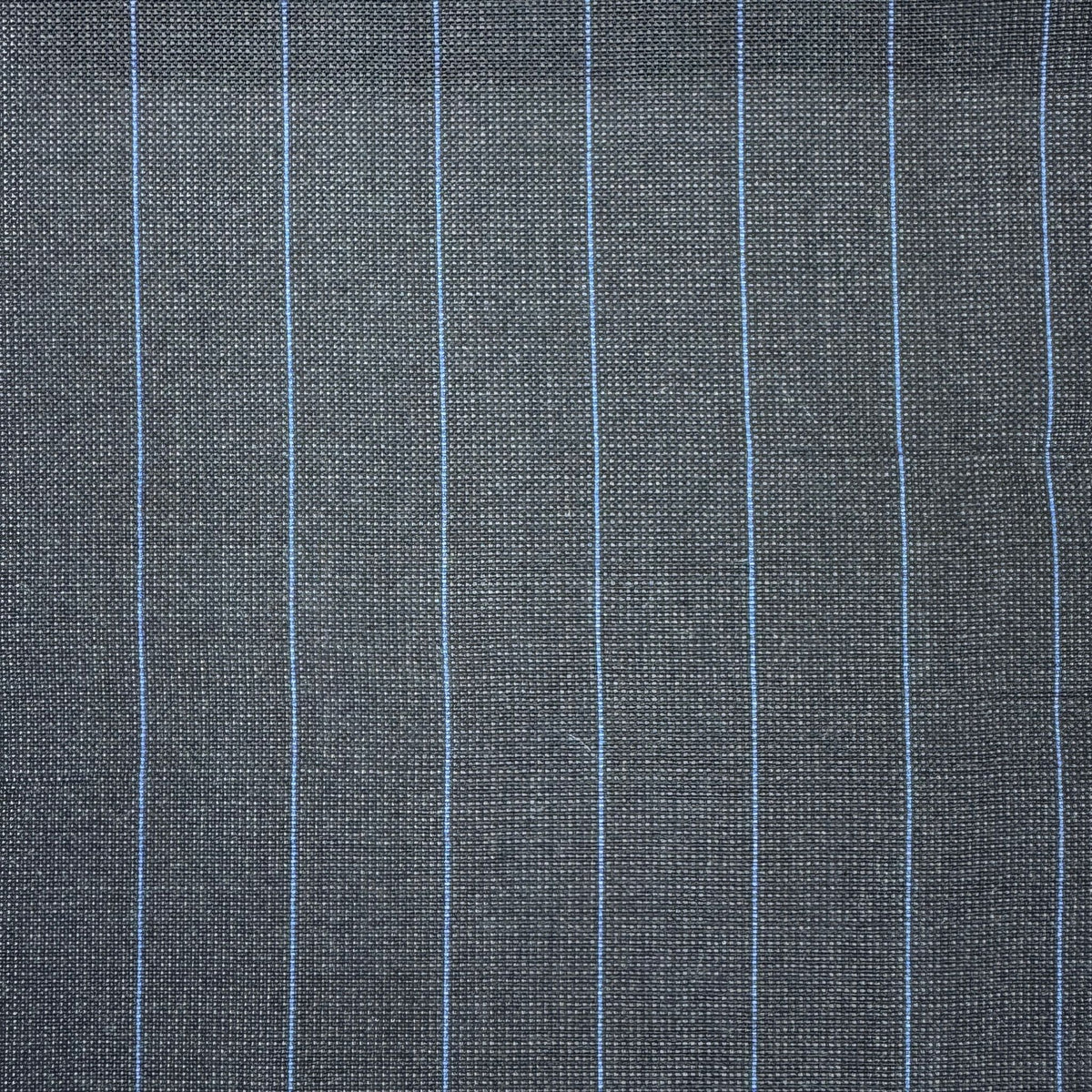 SAL303 - CHARCOAL PINHEAD W/ BLUE STRIPE SUPER 120' & SILK (200 Grams / 7 oz)