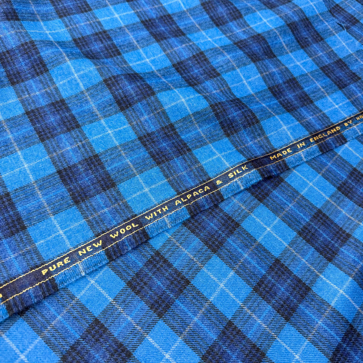 SAL360 - BLUE CHECK 30% ALPACA, 20% SILK, 50% WOOL (300 Grams / 10.5 oz)