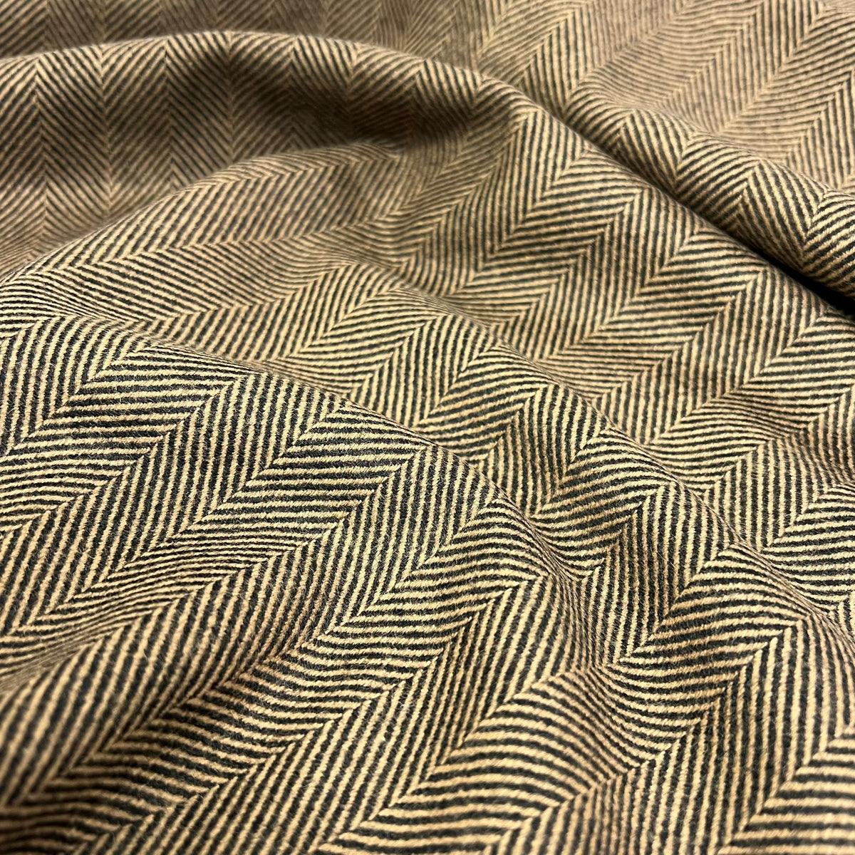 6343 - BROWN HERRINGBONE (530 gms / 19 Oz)