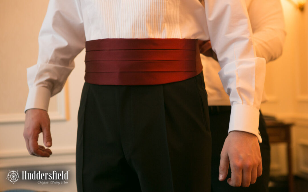 red cummerbund